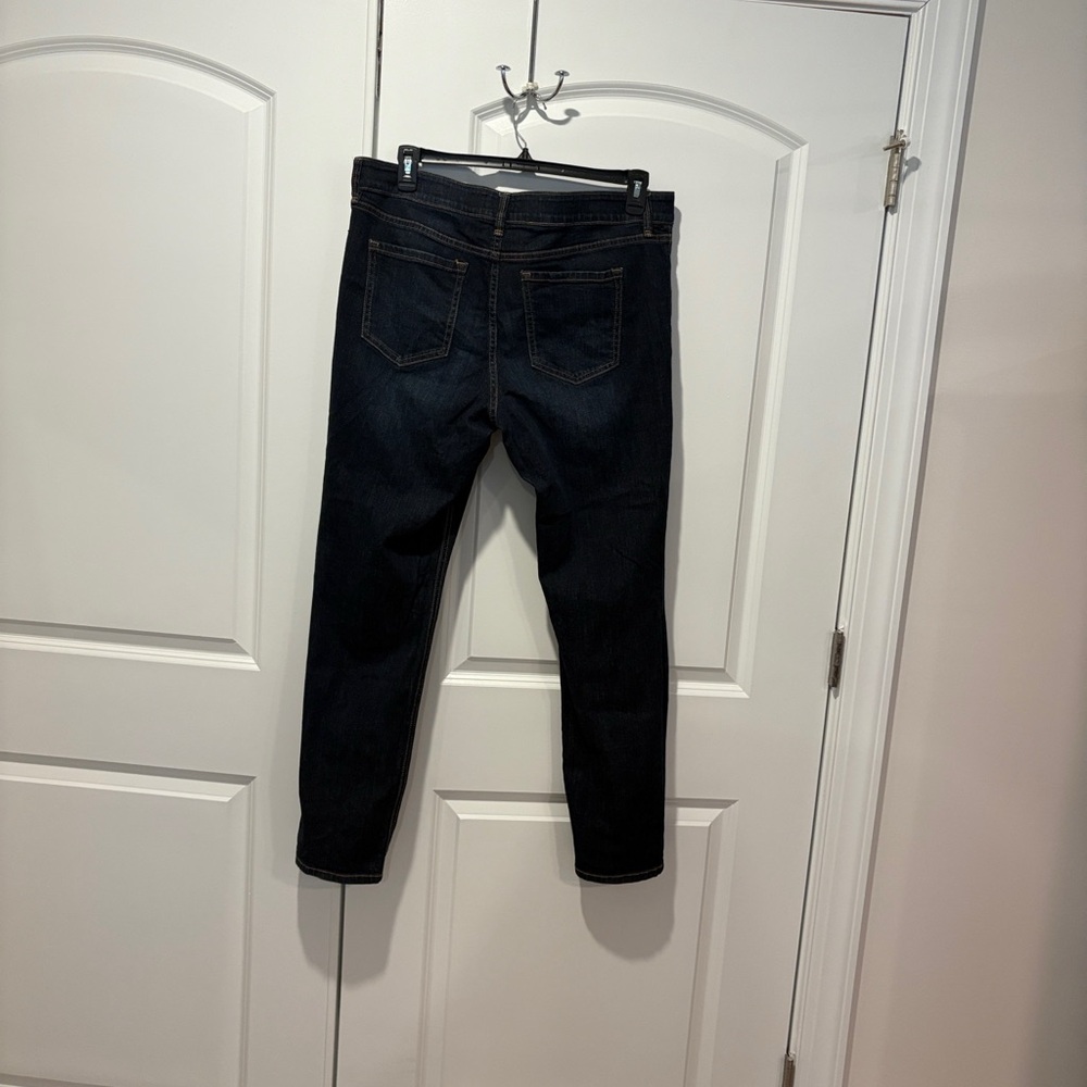 Women’s jean - Picture 2 of 5